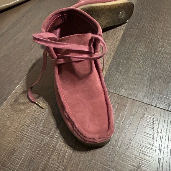 Women’s Clark’s Wallabee boot. Size 7.5 - Picture 6 of 9